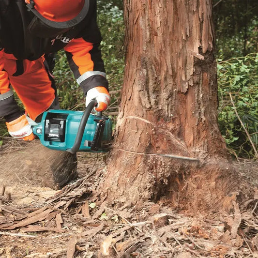 Makita Motosega a batteria 40V 35 cm, senza batteria e caricabatterie UC015GZ