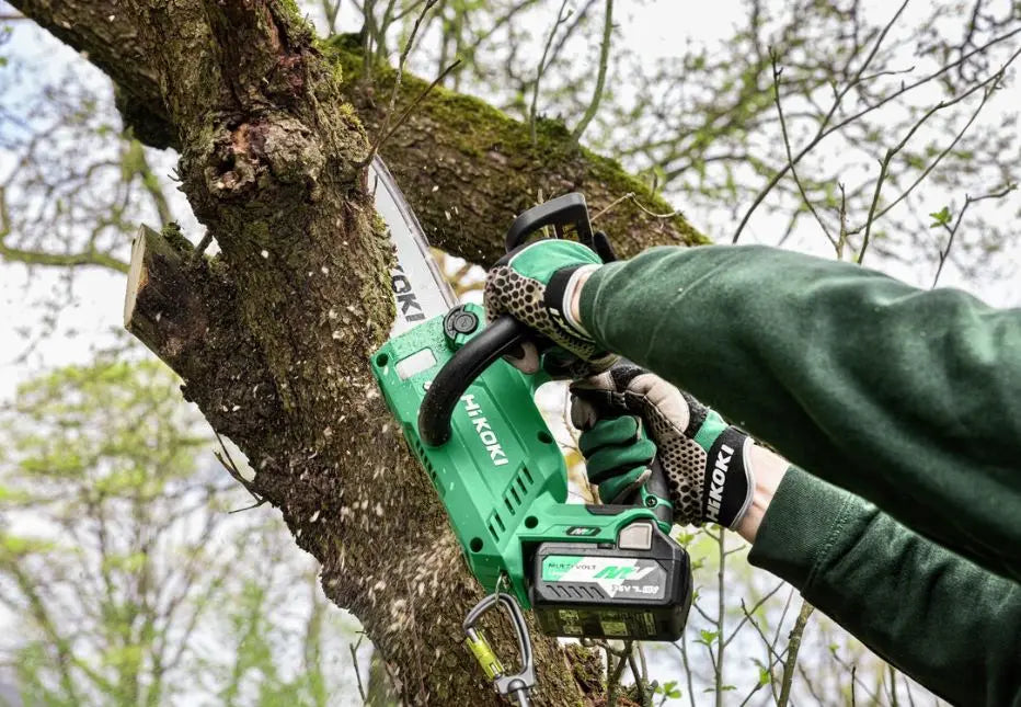 HiKOKI - Motosega a batteria 36V 30 cm, con batteria e caricabatterie