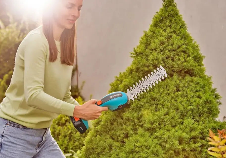 Cesoie per arbusti ed erba AKU PowerCut da 18 V,