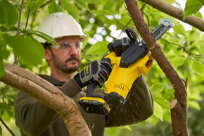 Stanley Utensili - 18V AKU sega per potatura 15 cm, 1x batteria 2,0 Ah Li-Ion, caricabatterie SFMCPS415D1-QW